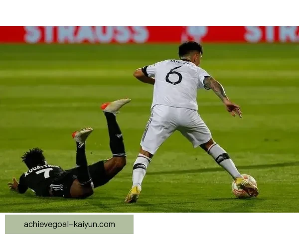 利桑德罗在新赛季表现稳定，备受关注的高度引发争议